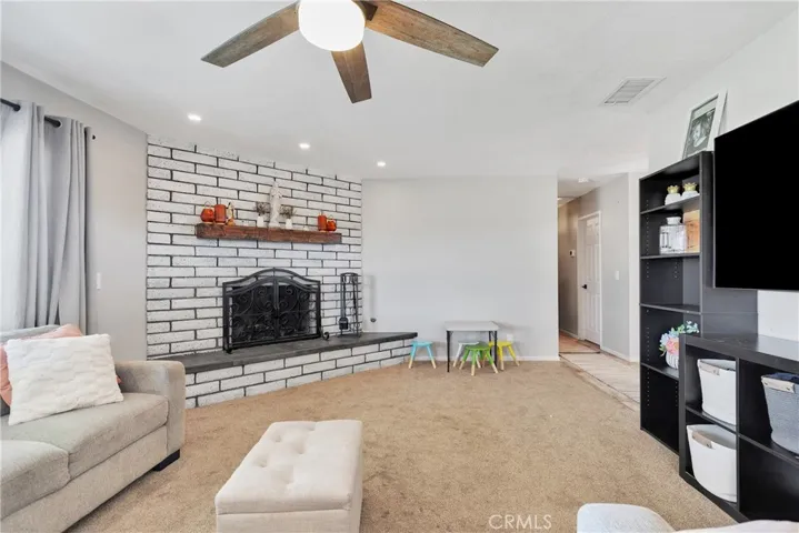 15445 Dale Evans, Apple Valley, California 92307