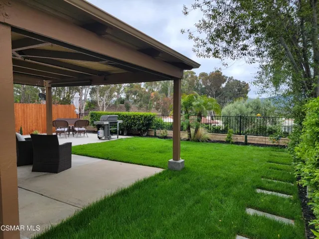 534 Knollview Ln Backyard 1
