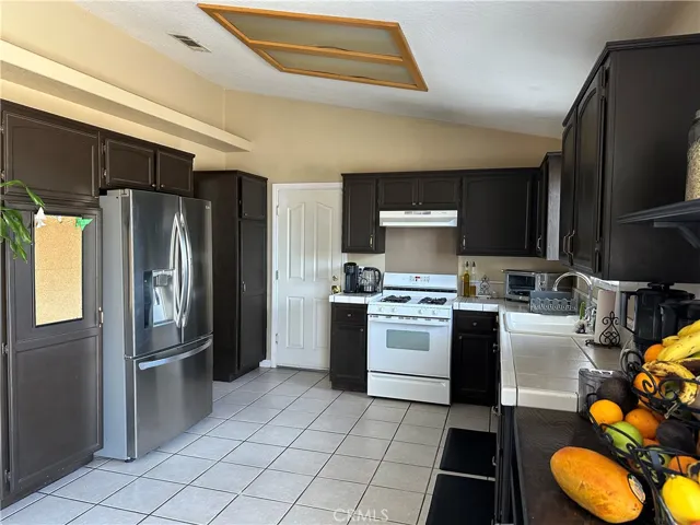 14656 Mojave Street, Hesperia, California 92345