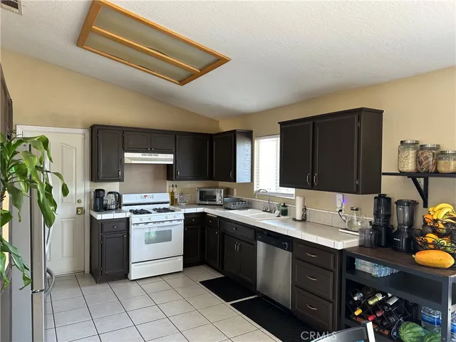 14656 Mojave Street, Hesperia, California 92345