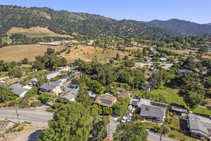 48-web-or-mls-UpmarketMedia_160oakAER10