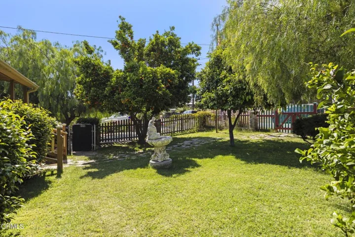 44-web-or-mls-UpmarketMedia_160oak-134
