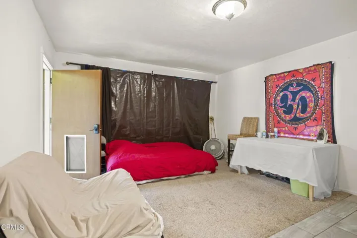 23-web-or-mls-UpmarketMedia_160oak-15