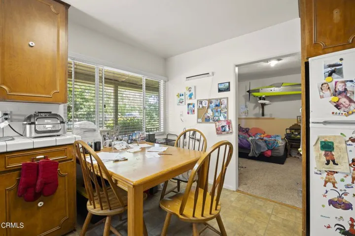 6-web-or-mls-UpmarketMedia_160oak-36