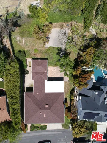 1344 Londonderry Place, Los Angeles, California 90069