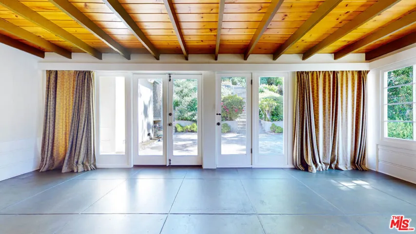 1344 Londonderry Place, Los Angeles, California 90069