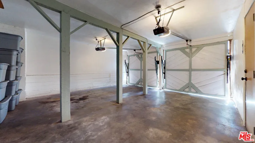 1344 Londonderry Place, Los Angeles, California 90069