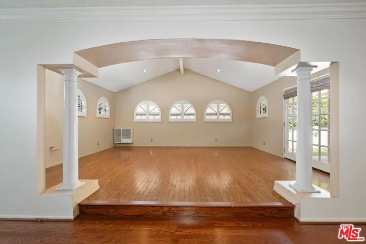 massive bonus room entrance
