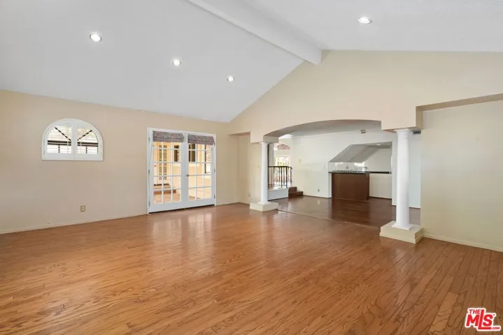 massive bonus room with recessed lighting
