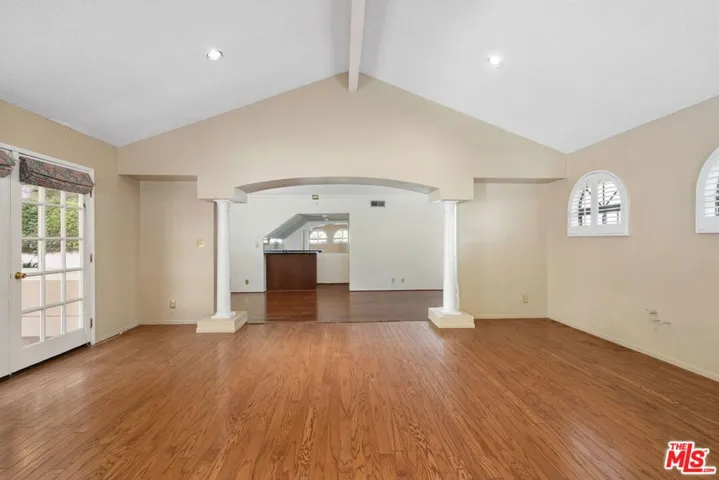 massive bonus room with vaulted ceilings