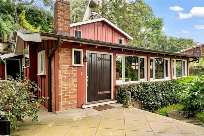 501 Woodland Drive, Sierra Madre, California 91024