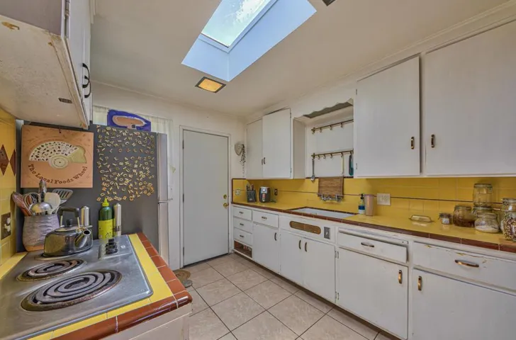 339 Central Avenue, Salinas, California 93901