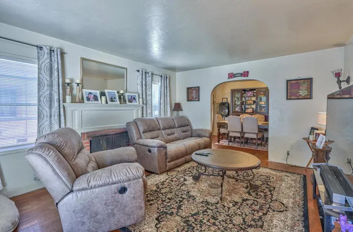339 Central Avenue, Salinas, California 93901