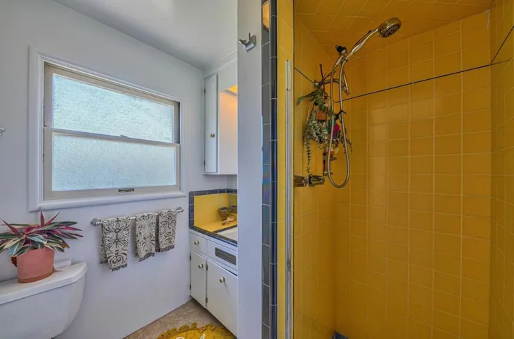 339 Central Avenue, Salinas, California 93901