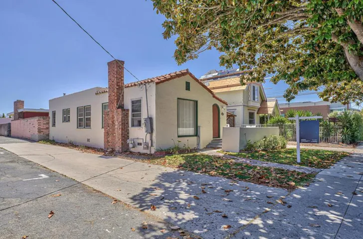 339 Central Avenue, Salinas, California 93901