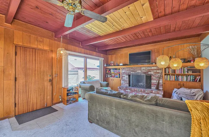 339 Central Avenue, Salinas, California 93901