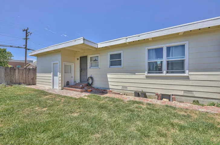 339 Central Avenue, Salinas, California 93901