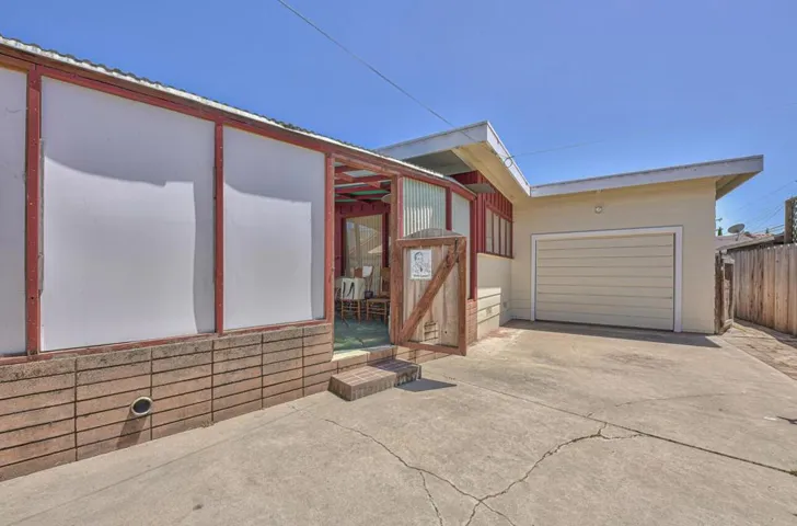339 Central Avenue, Salinas, California 93901