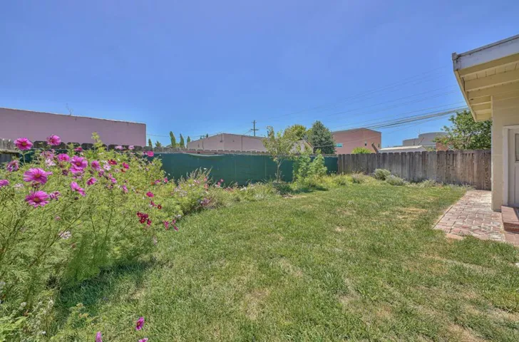 339 Central Avenue, Salinas, California 93901