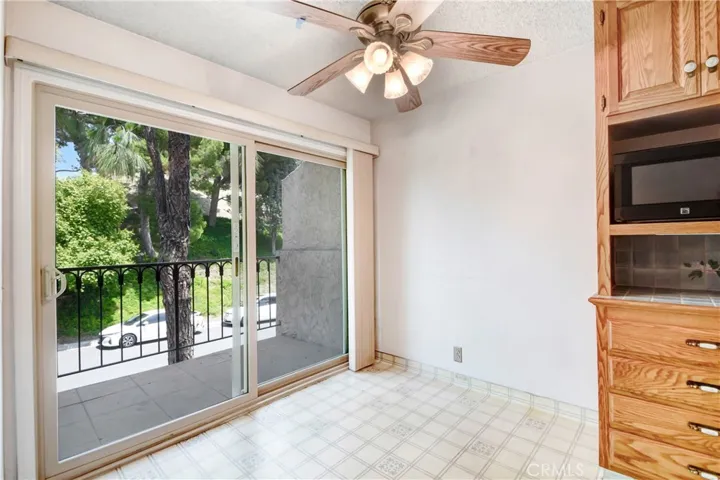 Kitchen w Balcony