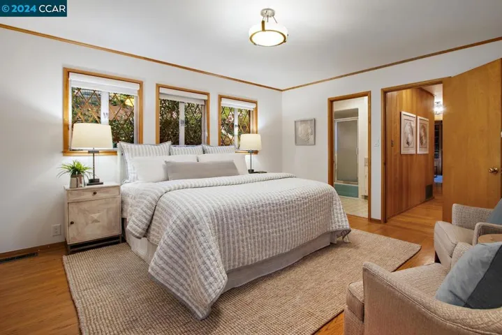 50 La Campana, Orinda, California 94563