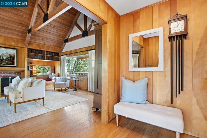 50 La Campana, Orinda, California 94563