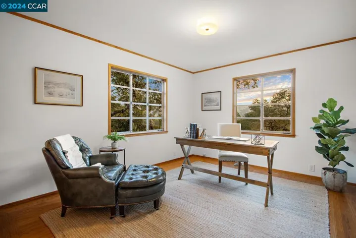 50 La Campana, Orinda, California 94563