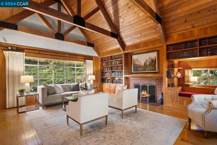 50 La Campana, Orinda, California 94563