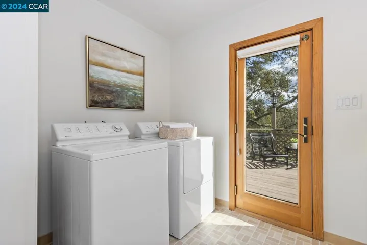 50 La Campana, Orinda, California 94563