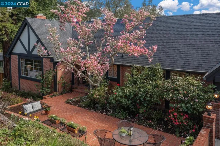 50 La Campana, Orinda, California 94563