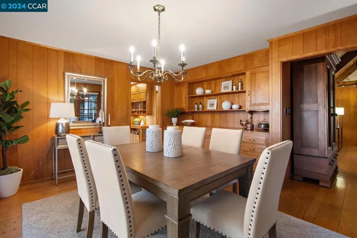 50 La Campana, Orinda, California 94563