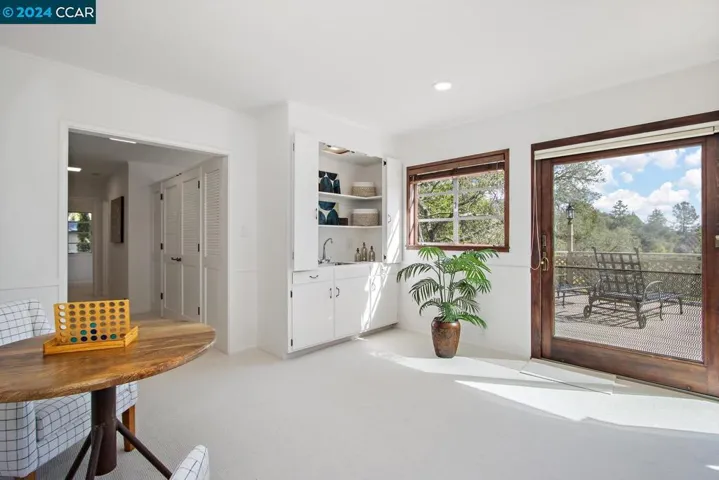 50 La Campana, Orinda, California 94563