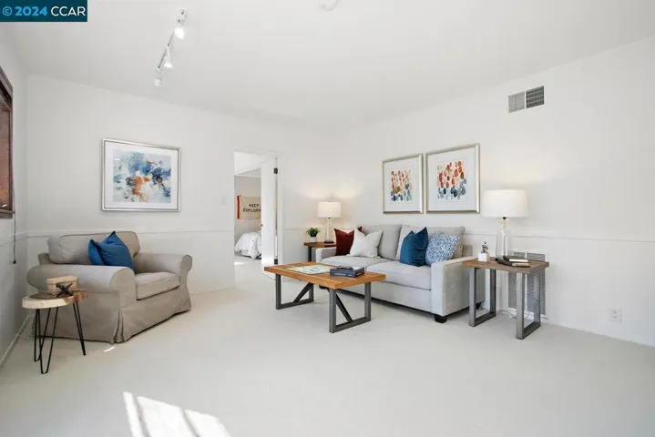 50 La Campana, Orinda, California 94563