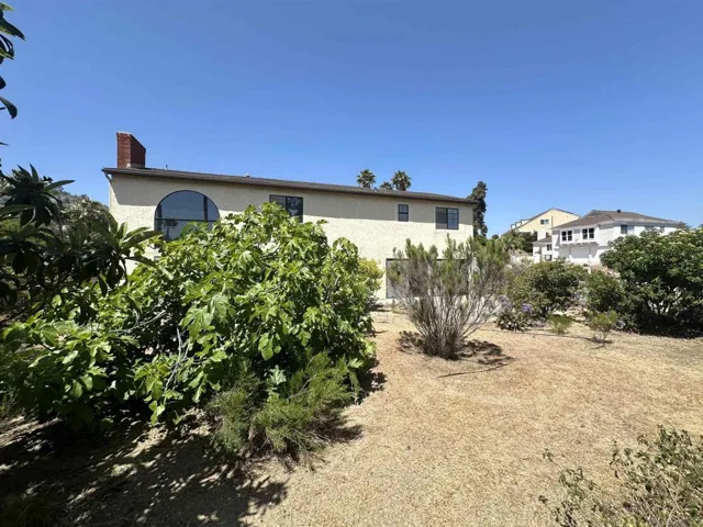 9830 Lyncarol Dr, La Mesa, California 91941