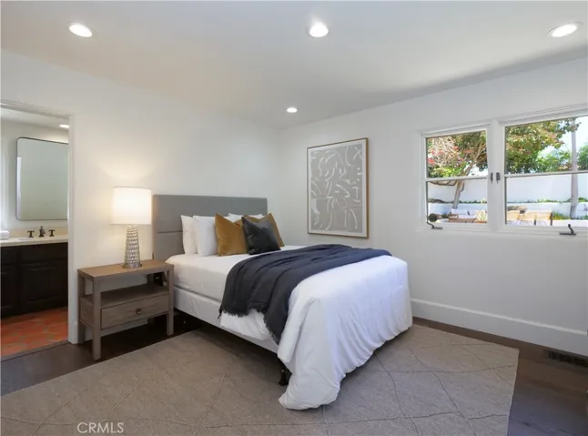 Guest room with ensuite bathroom
