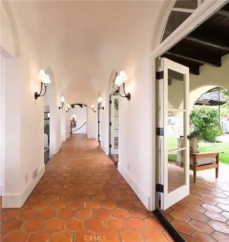 Interior breezeway