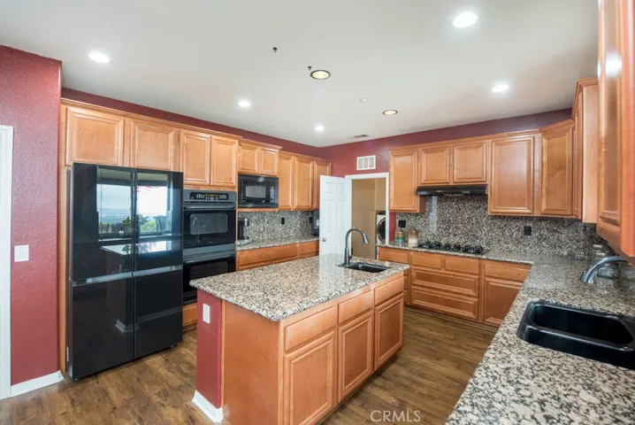 3884 Mount Shasta Place, Norco, California 92860