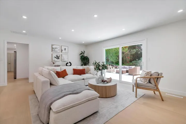 19701 Via Escuela Drive, Saratoga, California 95070