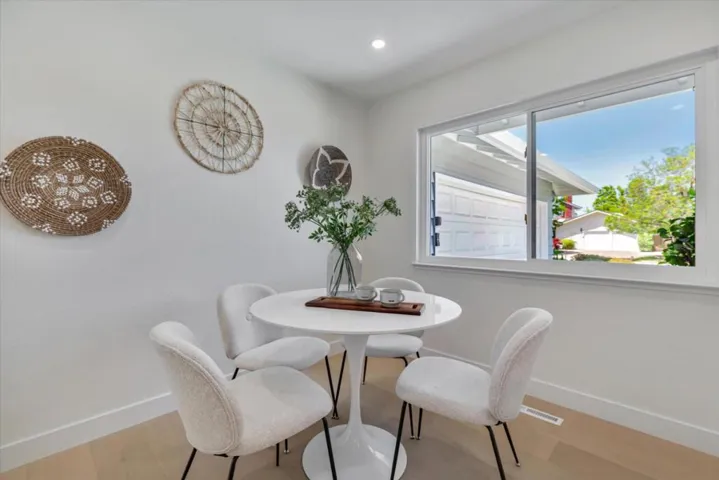 19701 Via Escuela Drive, Saratoga, California 95070