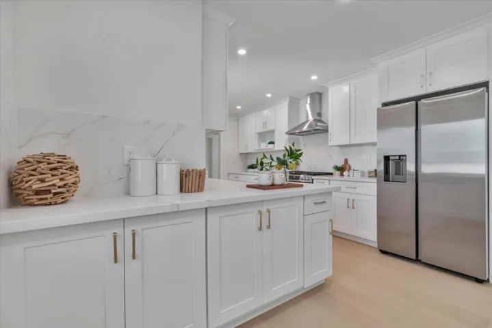 19701 Via Escuela Drive, Saratoga, California 95070