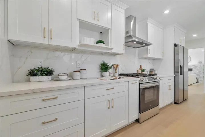 19701 Via Escuela Drive, Saratoga, California 95070