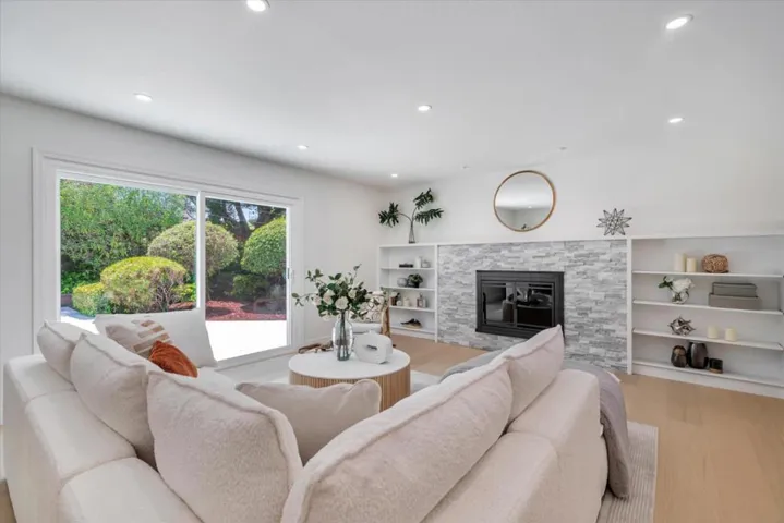 19701 Via Escuela Drive, Saratoga, California 95070