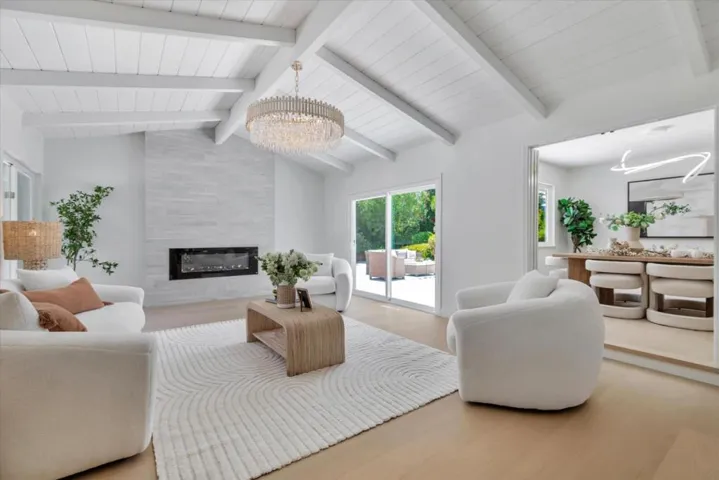 19701 Via Escuela Drive, Saratoga, California 95070