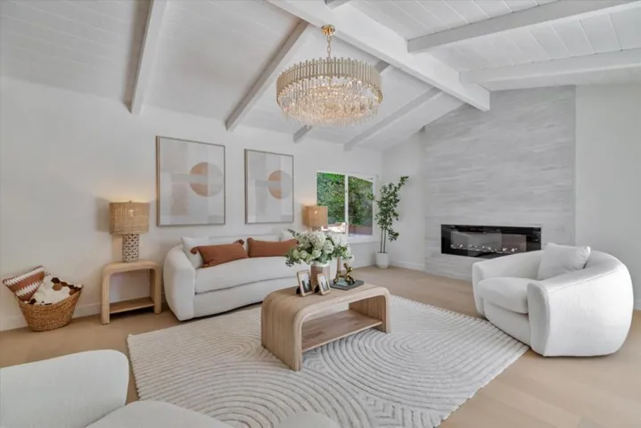 19701 Via Escuela Drive, Saratoga, California 95070