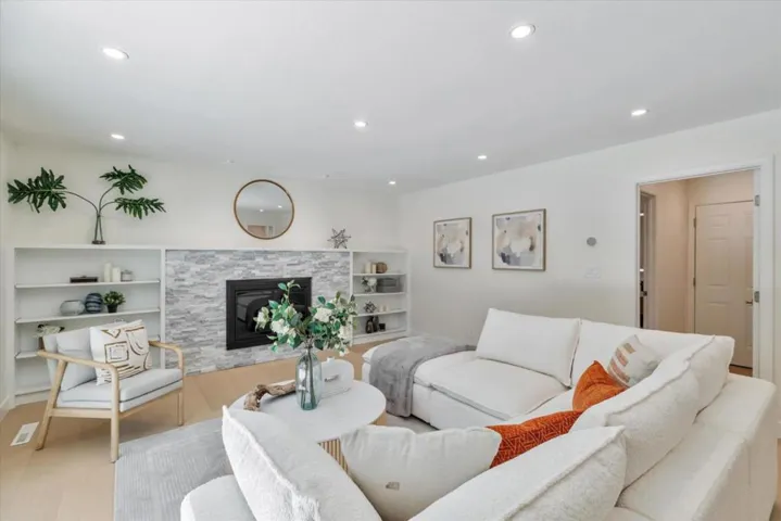 19701 Via Escuela Drive, Saratoga, California 95070
