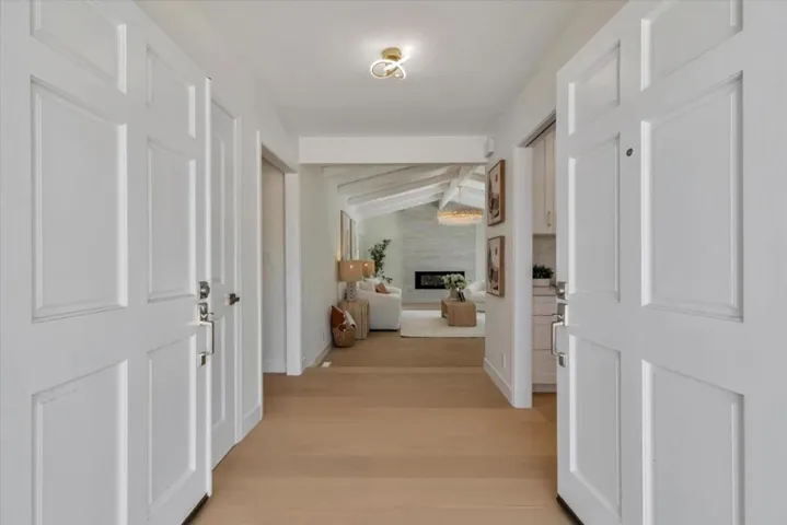 19701 Via Escuela Drive, Saratoga, California 95070