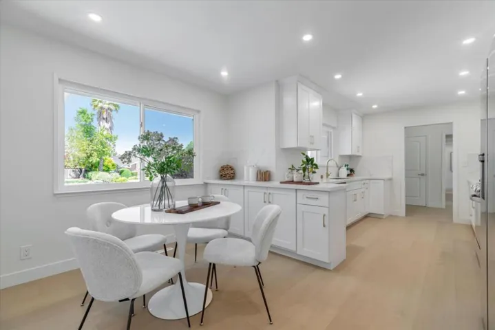 19701 Via Escuela Drive, Saratoga, California 95070