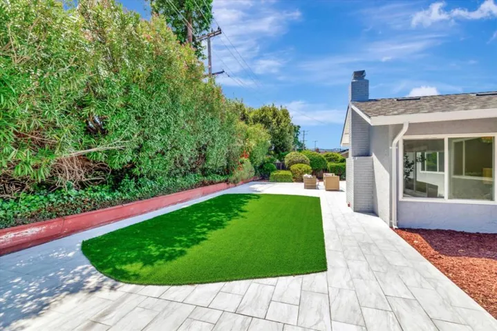 19701 Via Escuela Drive, Saratoga, California 95070