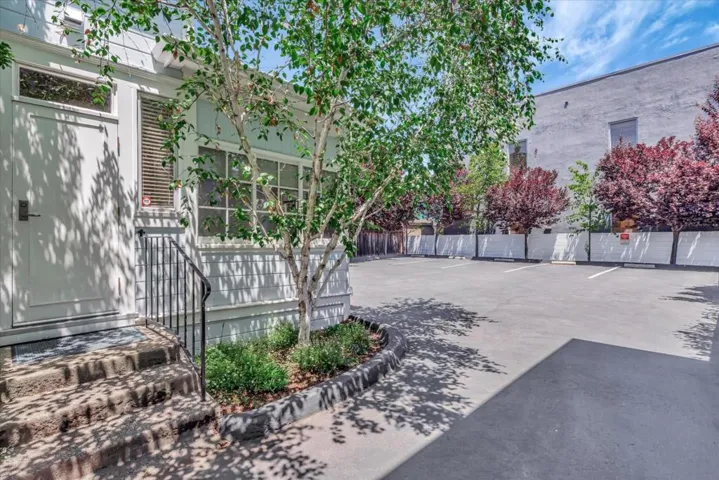 421423 Kipling Street, Palo Alto, California 94301