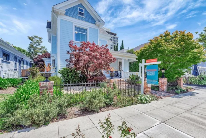 421423 Kipling Street, Palo Alto, California 94301